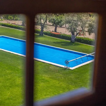 別荘 Spacious House In With Pool And Terrace