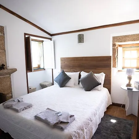 別荘 Spacious House In With Pool And Terrace