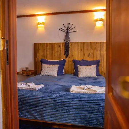 別荘 Spacious House In With Pool And Terrace
