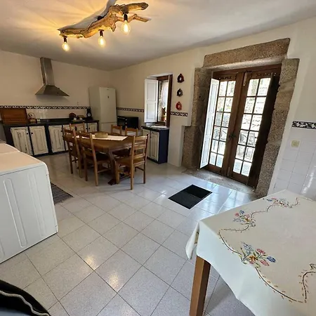 Spacious House In With Pool And Terrace
