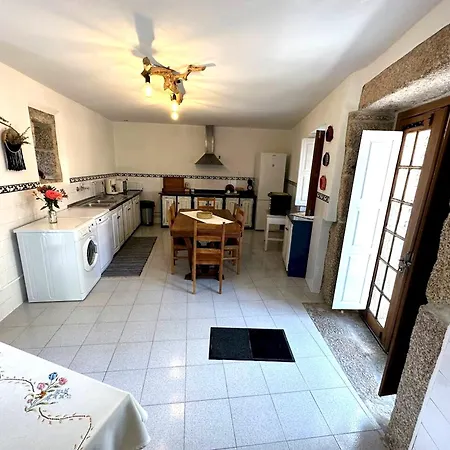 Spacious House In With Pool And Terrace *