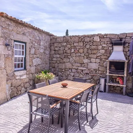 Spacious House In With Pool And Terrace *