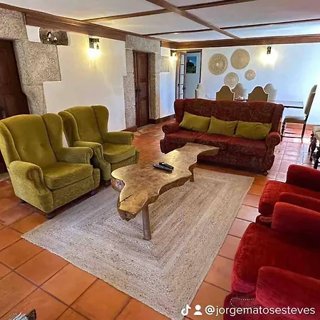 Spacious House In With Pool And Terrace